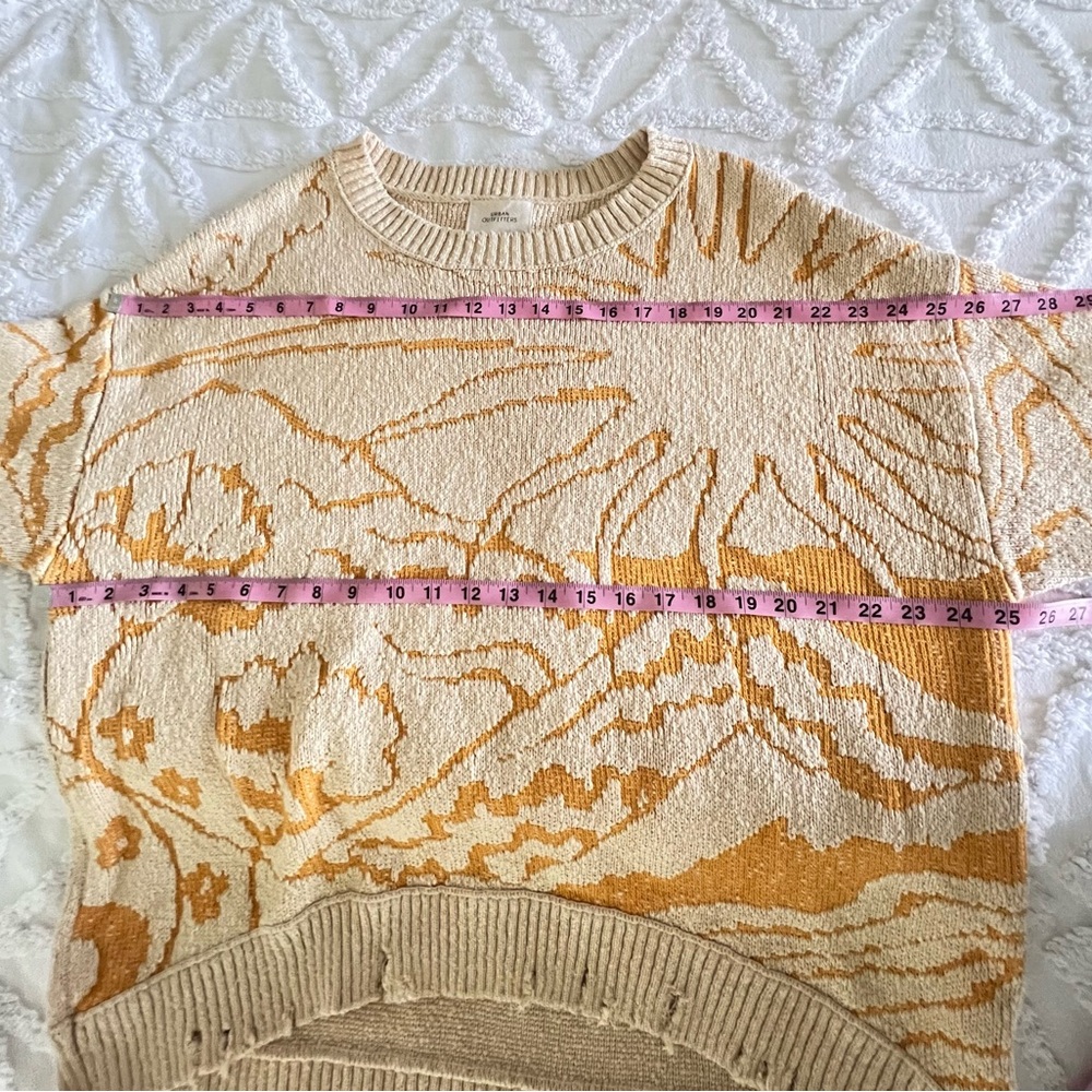 Urban Outfitters Sunshine Landscape Yellow Distressed Sweater Oversized Small - Picture 10 of 11